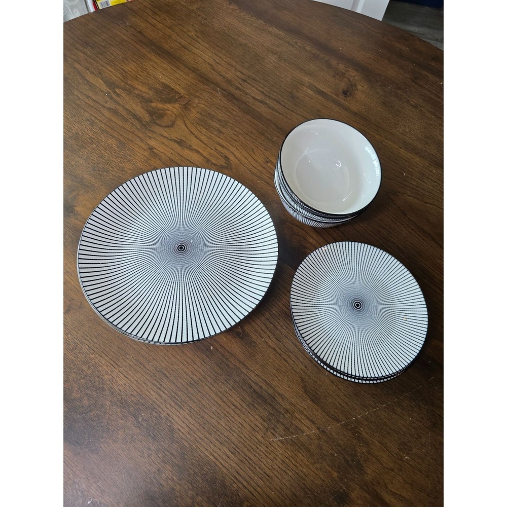 Set of‎ 11 Royal Norfolk Black & White Dashed Pattern Ceramic Salad Plates 7.5",